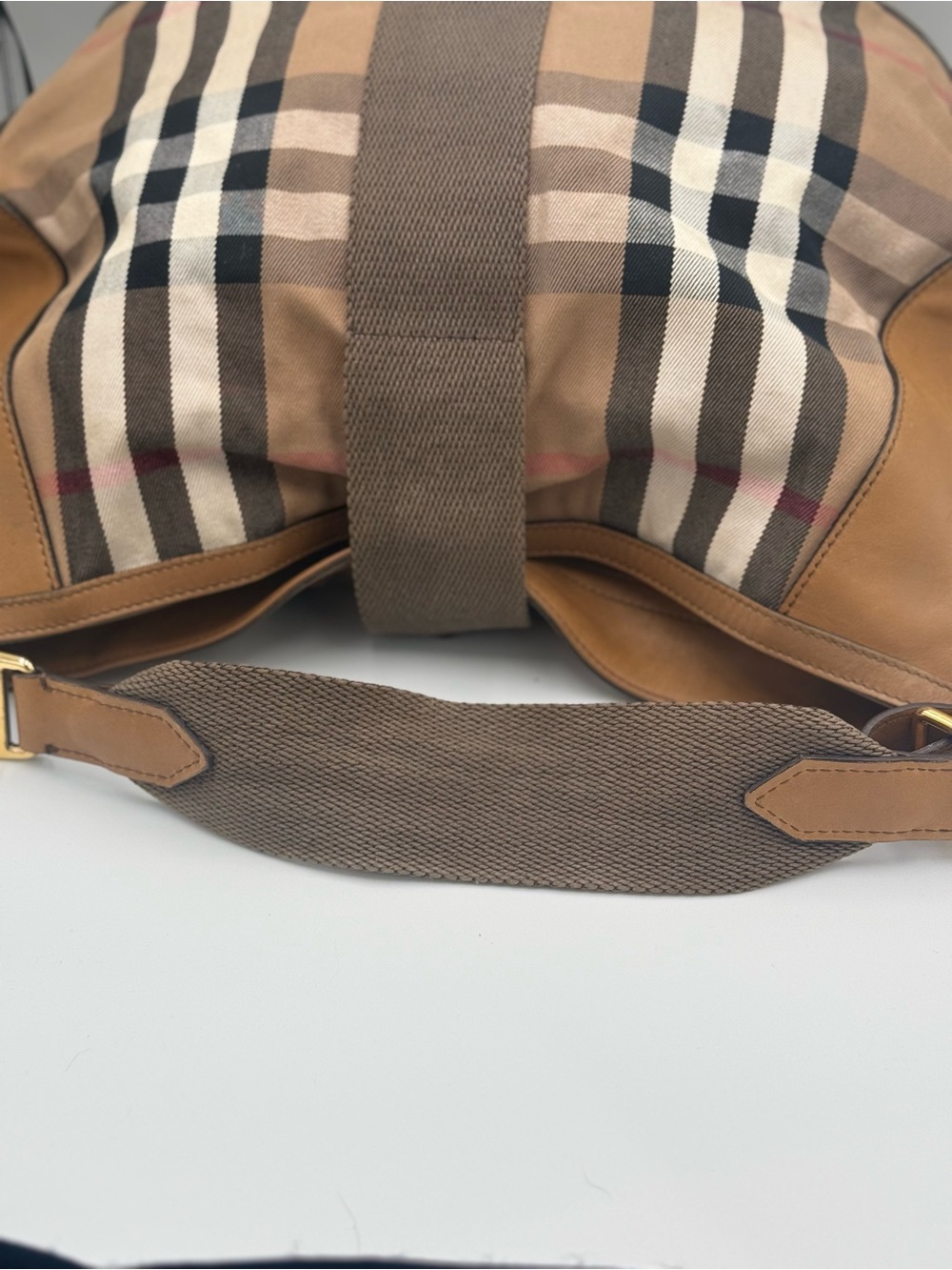Burberry Haymarket House Check Leather and Canvas Hobo Bag - Picture 7 of 15